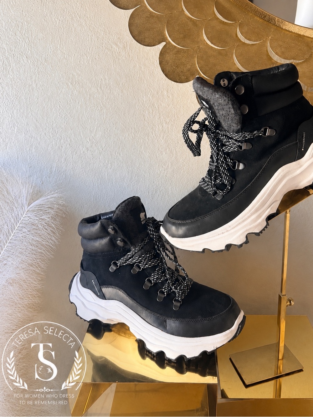 SOREL Kinetic Breakthru Conquest Waterproof Boots Black White Size 9.5
